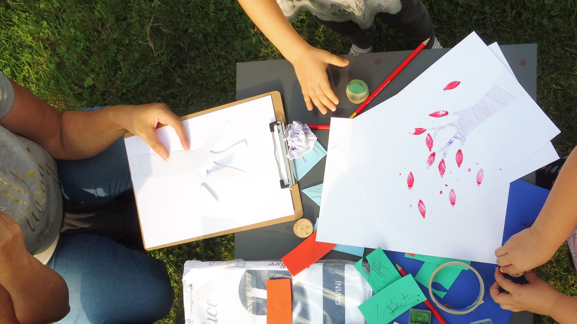 eventi-2020-una-foglia-lettura-laboratorio-creativo-gallery-008 Lettura e creatività all’aperto: “Una foglia” al parco Rignon di Torino